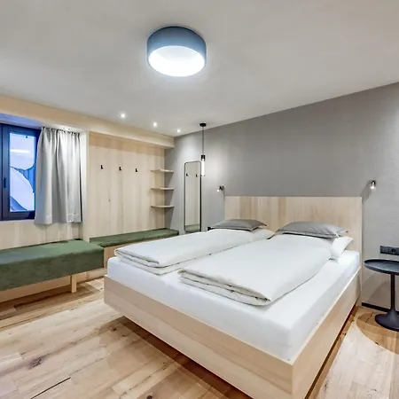 Garni Pirchhuett Hotel 4*