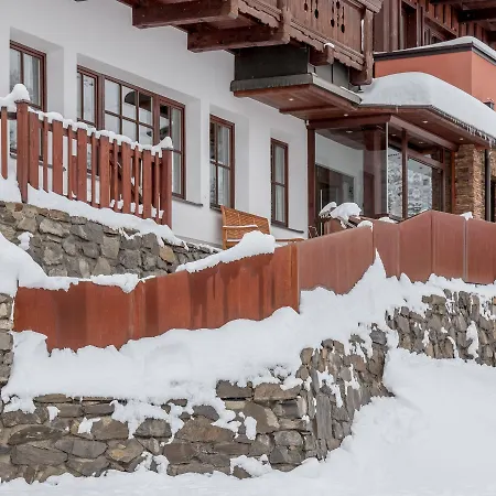 Hotel Garni Pirchhuett 4*