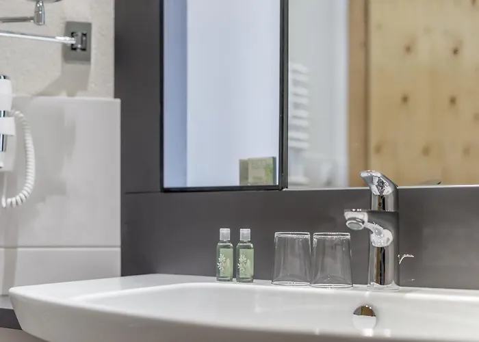 Hotel Garni Pirchhuett 4*