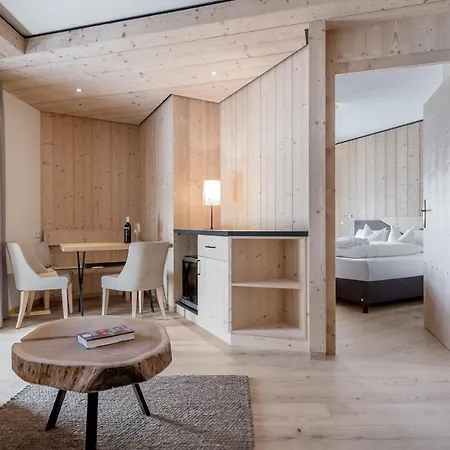 Garni Pirchhuett فندق اوبرغورغل