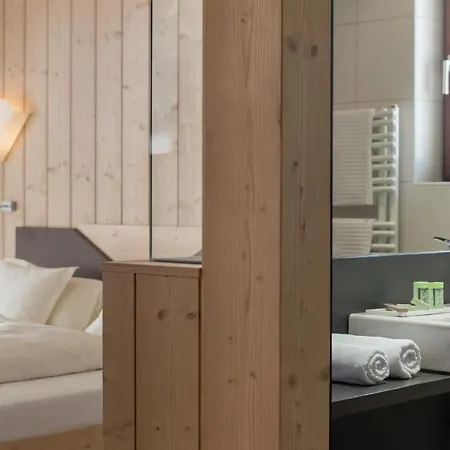 Garni Pirchhuett فندق اوبرغورغل